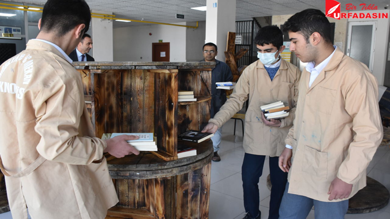 Öğrenciler Atık Malzemelerden 3. Kütüphaneyi Kurdu