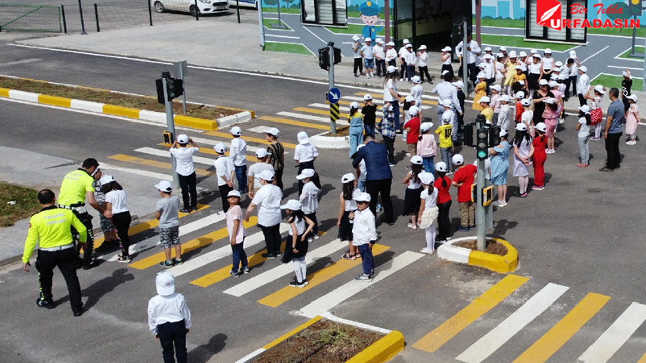  Şanlıurfa’da Öğrenciler Trafik Haftasını Kutladı
