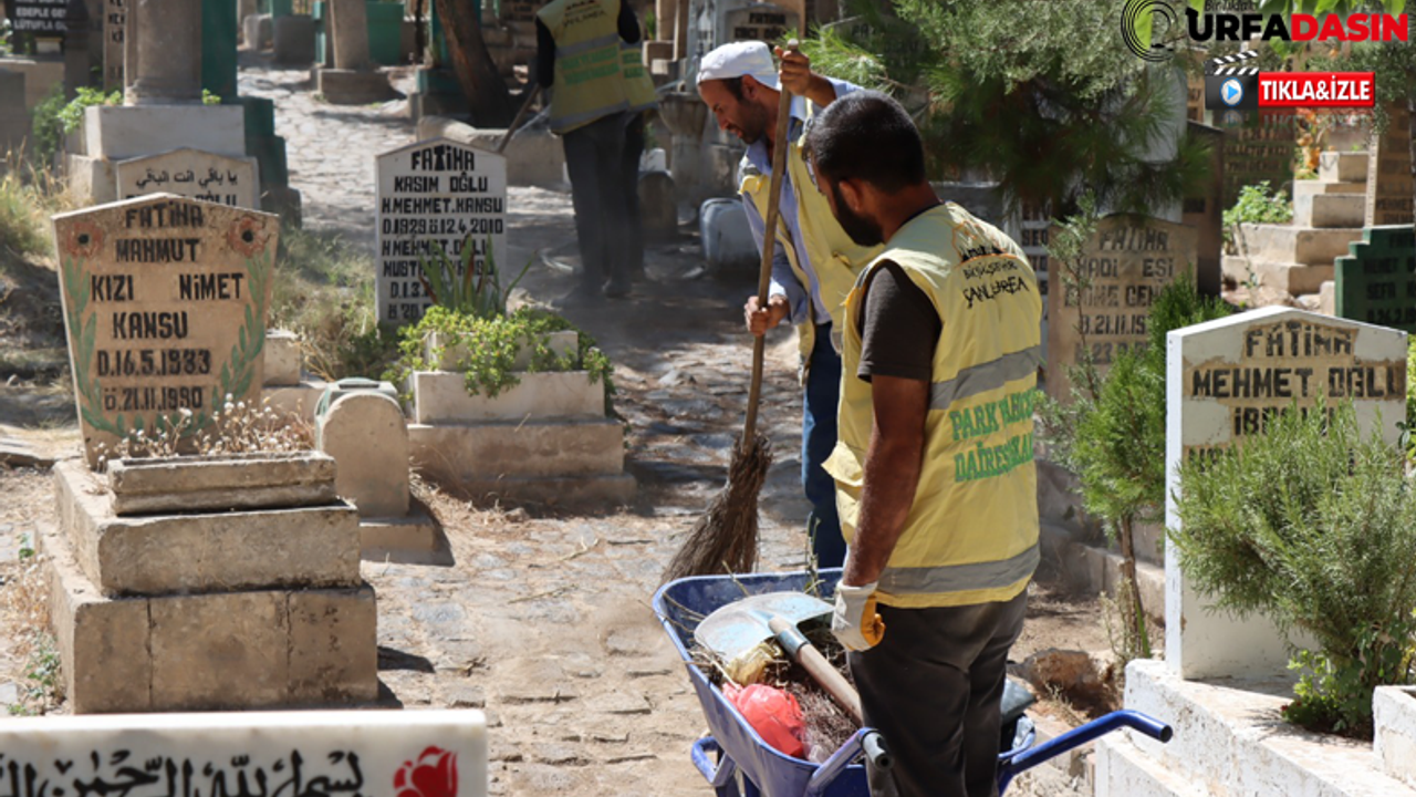Urfa'da Mezarlıklarda Bayram Temizliği