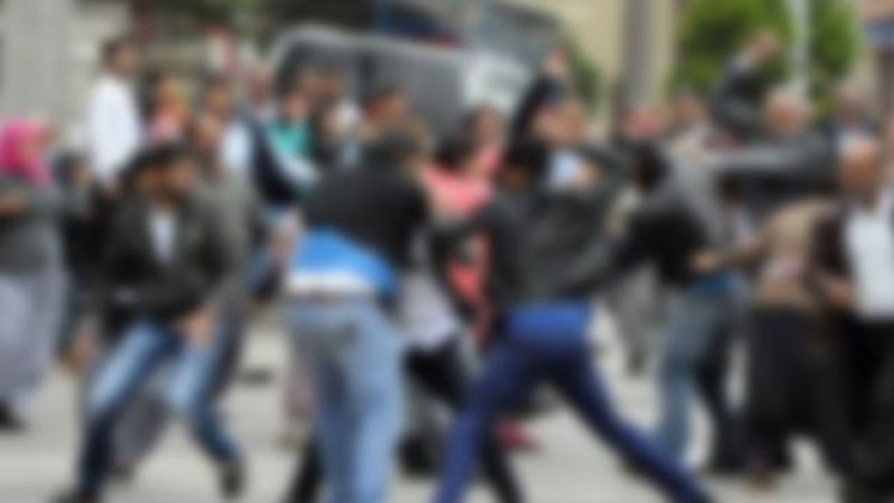 Viranşehir'de Taşlı Sopalı Kavga 4 Yaralı