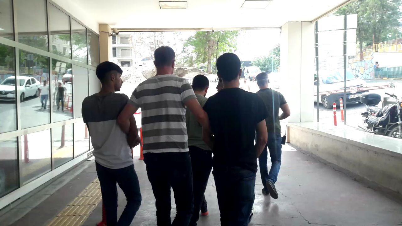Şanlıurfa'da Yakalama Kararı Bulunan 9 Kişi Gözaltına Alındı
