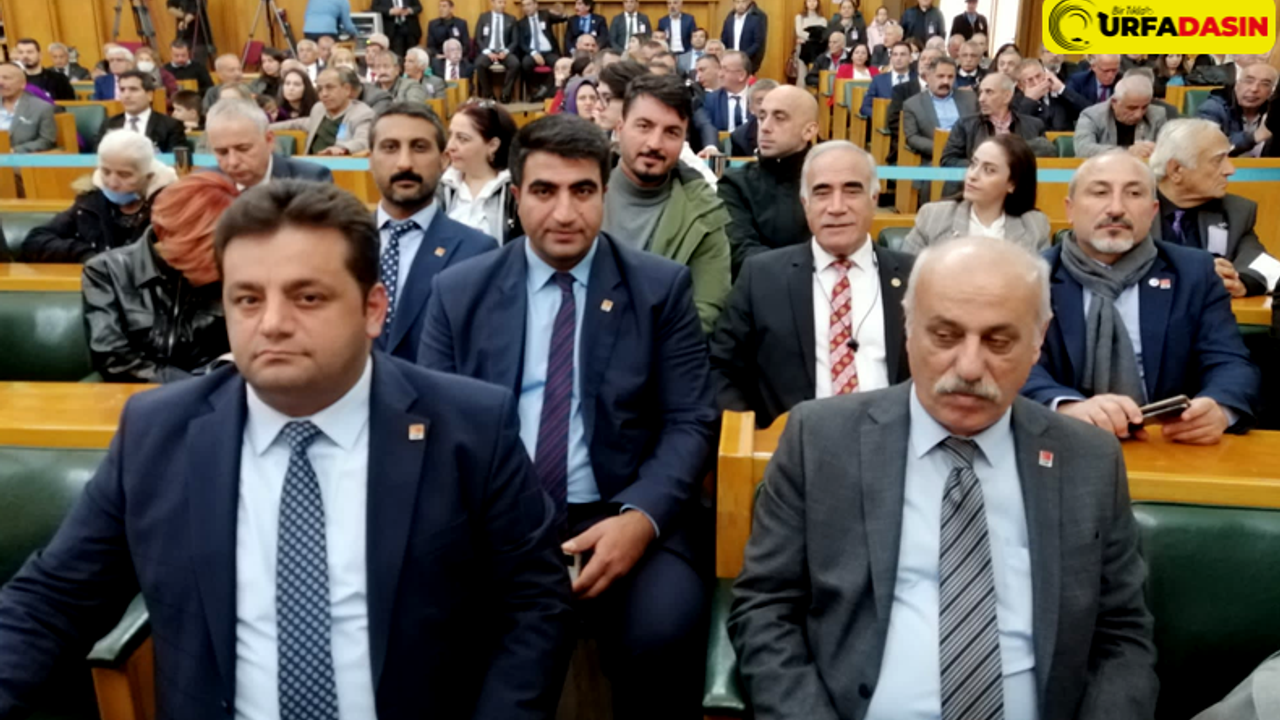 Görevden Alınan İlçe Başkanları CHP Grup Toplantısında 
