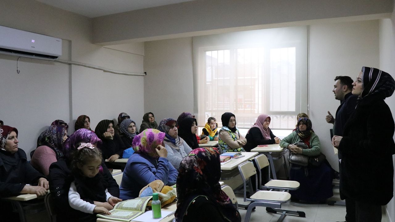 Haliliye'de Kadınlara Aile Danışmanlığı Eğitimi