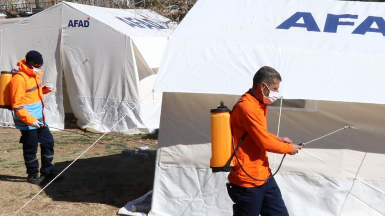 Şanlıurfa’da, Depremzedelerin Çadırlarında Salgınla Mücadele Çalışması