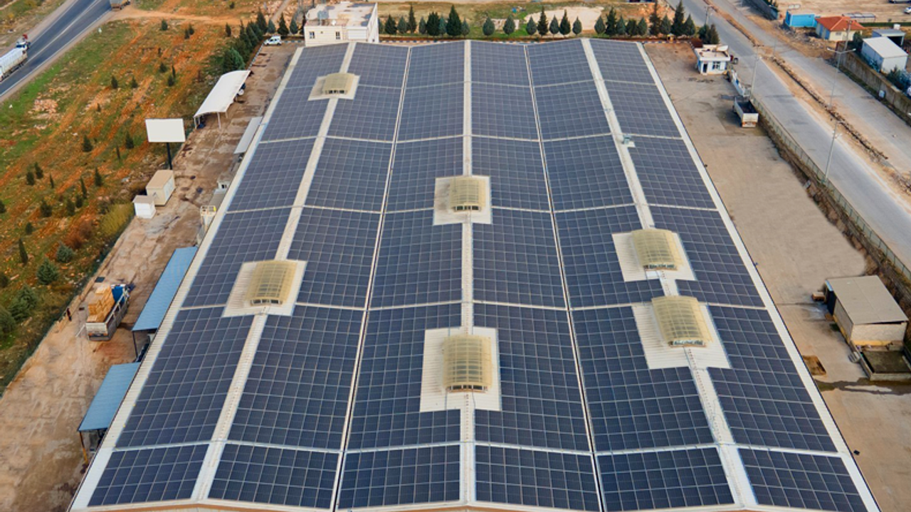 Şanlıurfa’da Fabrika Çatısına Güneş Enerjisi Santrali Kuruldu