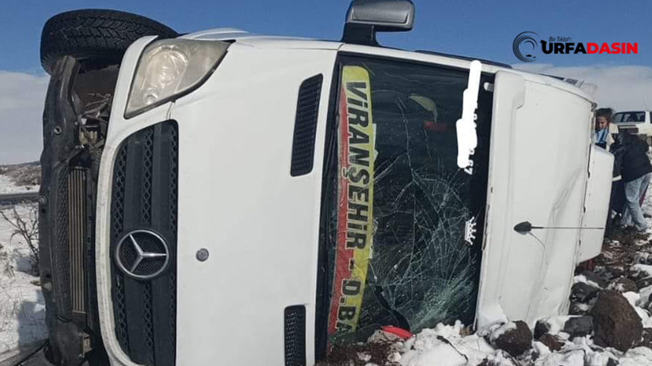 Viraşehir Siverek Arasındaki Yolda Kar Yağışı Nedeniyle Minibüs Devrildi:5 Yaralı