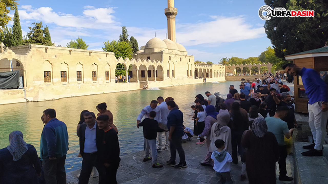 Şanlıurfa'nın Dini Mekanında Hafta Sonu Yoğunluğu