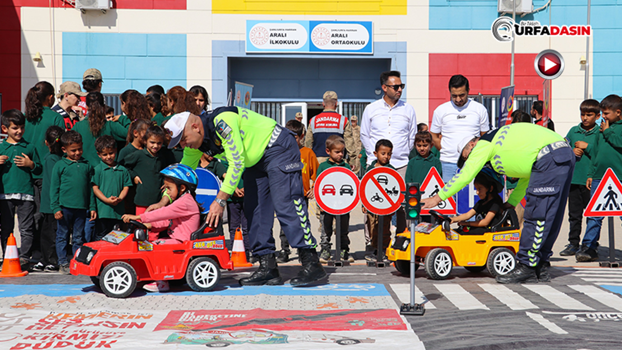 Şanlıurfa’da Jandarmadan Köy Okuluna Çıkarma: Öğrenci ve Velilerine Eğitim Verildi