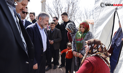 Bakan Nureddin Nebati, Depremzedeleri Ziyaret Etti