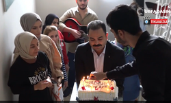 Urfa’da Kursiyer Öğrencilerden Arkadaşlarına Doğum Günü Sürprizi