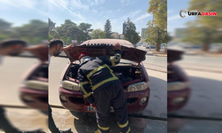 Urfa’da Yanan Otomobili İtfaiye Söndürdü