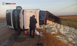 Urfa'da Devrilen Tırın Sürücüsü Yaralandı