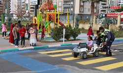 Çocuklar, Haliliye Belediyesi Trafik Eğitim Parkıyla Öğreniyor