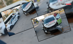 Şanlıurfa'da Hafif Ticari Araç İle Otomobil Çarpıştı: 2 Yaralı