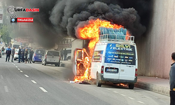 Şanlıurfa’da Seyir Halindeki Minibüs Alev Alev Yandı