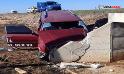 Şanlıurfa'da Yoldan Çıkan Otomobil Köprünün Duvarına Çarptı: 1'i Ağır 2 Yaralı