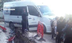 Urfa'da Öğrenci Servisi Çukura Düştü, Çocuklar İlk Dersi Kaçırdı