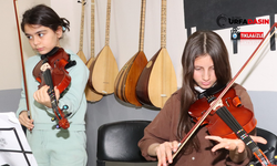 Urfa’da Gençlik Merkezlerinde Gençler, Hem Ders Çalışıyor Hem Sanat Öğreniyor