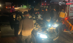 Şanlıurfa'da Tıra Arkadan Çarpan Otomobilin Sürücüsü Ağır Yaralandı