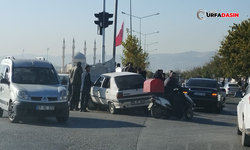 Şanlıurfa’da Otomobil Refüje Çarptı: 1 Yaralı