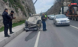 Birecik'te Devrilen Otomobilin Sürücüsü Yaralandı