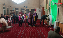 Şanlıurfa'da Çocuklara Cami Sevgisini Aşılıyor