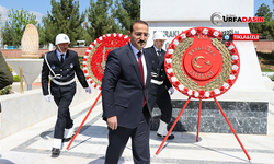 Başkanvekili Ahmet Aksoy Şehitler Anıtına Çelenk Sunma Törenine Katıldı