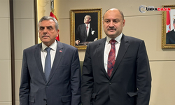 Gülpınar, Belediye Başkanlığı Görevini Beyazgül'den Devraldı