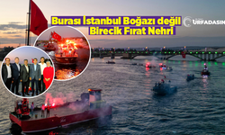 Birecik'te 15 Temmuz Anısına Fırat Nehrinde Tekne Korteji Düzenledi