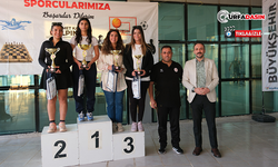 Cumhuriyet Bayramı Özel Tenis Turnuvasında Ödüller Sahiplerini Buldu