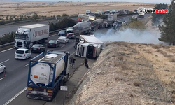 Şanlıurfa’da Tır ile otomobil Çarpıştı: 1 Ölü, 4 Yaralı