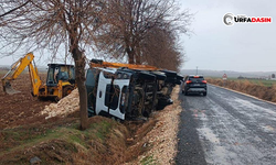 Suruç'ta Kum Yüklü Kamyon Devrildi