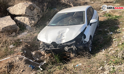 Şanlıurfa'da Yoldan Çıkan Otomobilin Sürücüsü Yaralandı