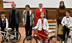 Şanlıurfa'da İstiklal Marşı Ezbere Okuma Yarışmasının Ödülleri Verildi