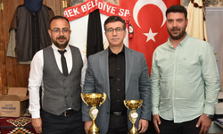 Başkan Bucak, Halk Oyunları Ekibini Tebrik Etti