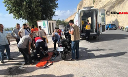 Birecik Kelaynak Yolunda Otomobil ile Motosiklet Çarpıştı: 1’i Ağır 2 Yaralı