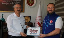 Şanlıurfa İl Nüfus Müdürü Kurbanını Diyanet Vakfına Bağışladı