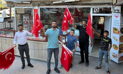 Şanlıurfa'da Esnaf, Erdoğan'ın Bayrak Çağrısına Anında Destek Verdi