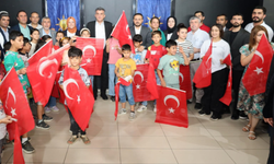 AK Parti Şanlıurfa İl Başkanı Günbegi, Çocuklarla 15 Temmuz Sinema Etkinliğine Katıldı