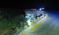 Siverek'te Şarampole Devrilen Otomobilde 3 Kişi Yaralandı