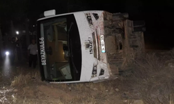 Şanlıurfa'da TİGEM İşçilerini Taşıyan Servis Kaza Yaptı:15 Yaralı