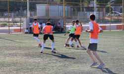 Şanlıurfa Büyükşehirin Yaz Spor Kurslarıyla Gençler Futbolla Buluşuyor