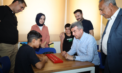 AK Parti Şanlıurfa İl Başkanı Günbegi, Gençlik Merkezinde Gençlerle