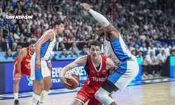 12 Dev Adam Yeniden Doğdu Yunanistan'ı 94-68 Yendi Finale Yükseldi