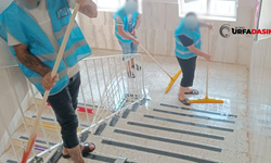 Okulları Denetimli Serbestlik Yükümlüleri Temizliyor