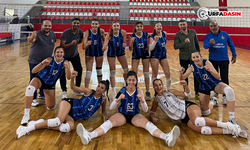 Viranşehir Kadın Voleybol Takımı Sahada Fırtına Gibi Esti