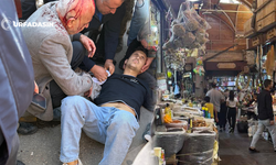 Şanlıurfa Attar Pazarında Silahlar Patladı;2 Yaralı