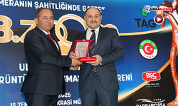 Gülpınar, “Yılın En Şeffaf Belediye Başkanı” Ödülüne Layık Görüldü