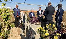 Şanlıurfa Viranşehir'de Vefat Eden Öğretmenler Mezarı Başında Anıldı