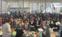 Halfeti’de Pazar Yerinde Gazze İçin Kermes Açıldı